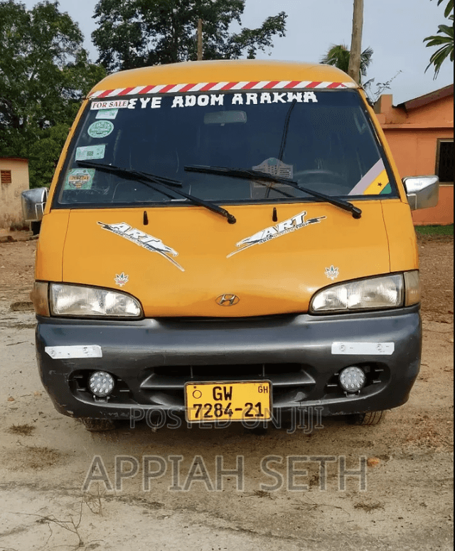 Hyundai H-100 2004 Yellow